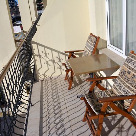 Lotus Family Hotel - Free Parking 써니비치 외부 사진