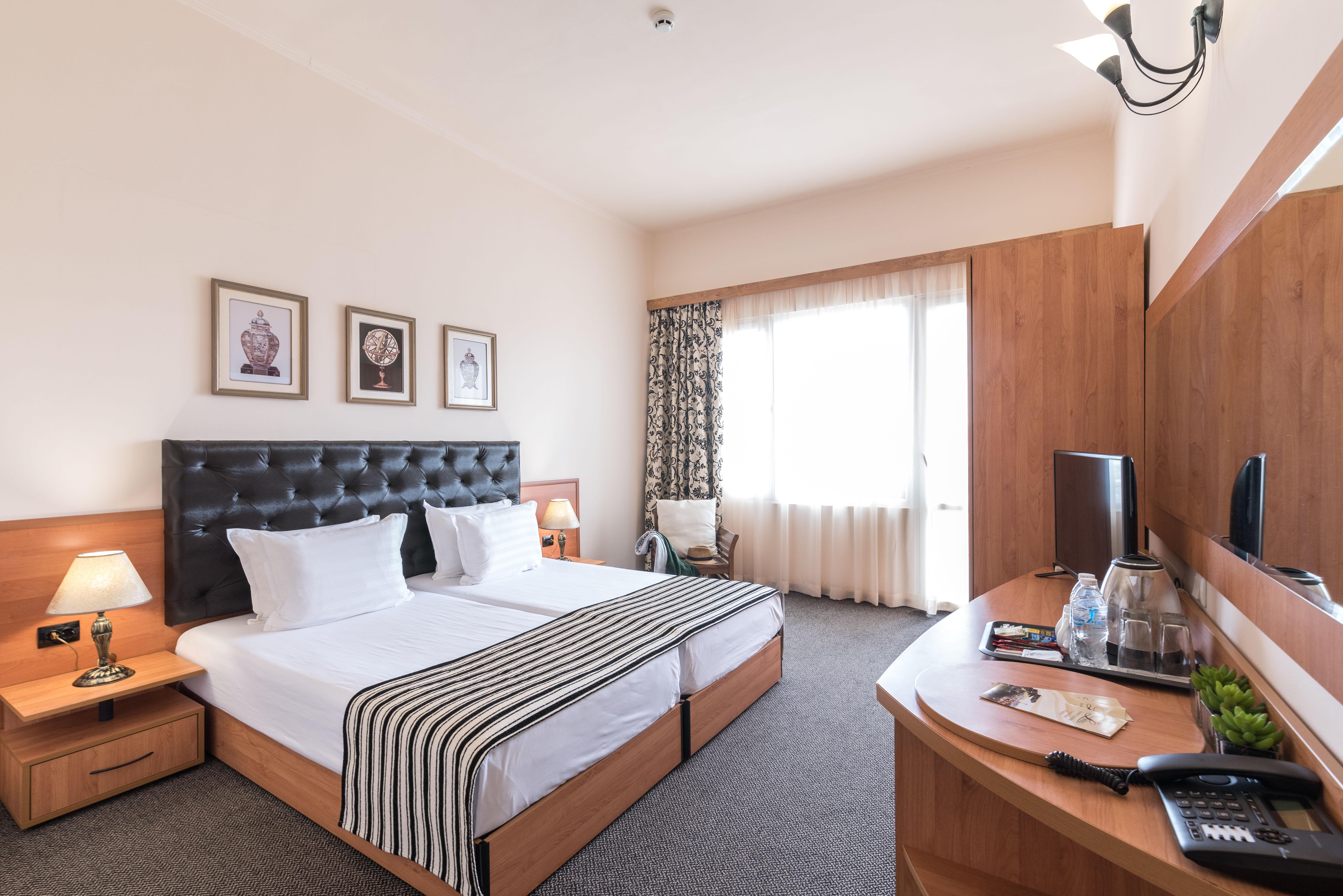 Lotus Family Hotel - Free Parking 써니비치 외부 사진