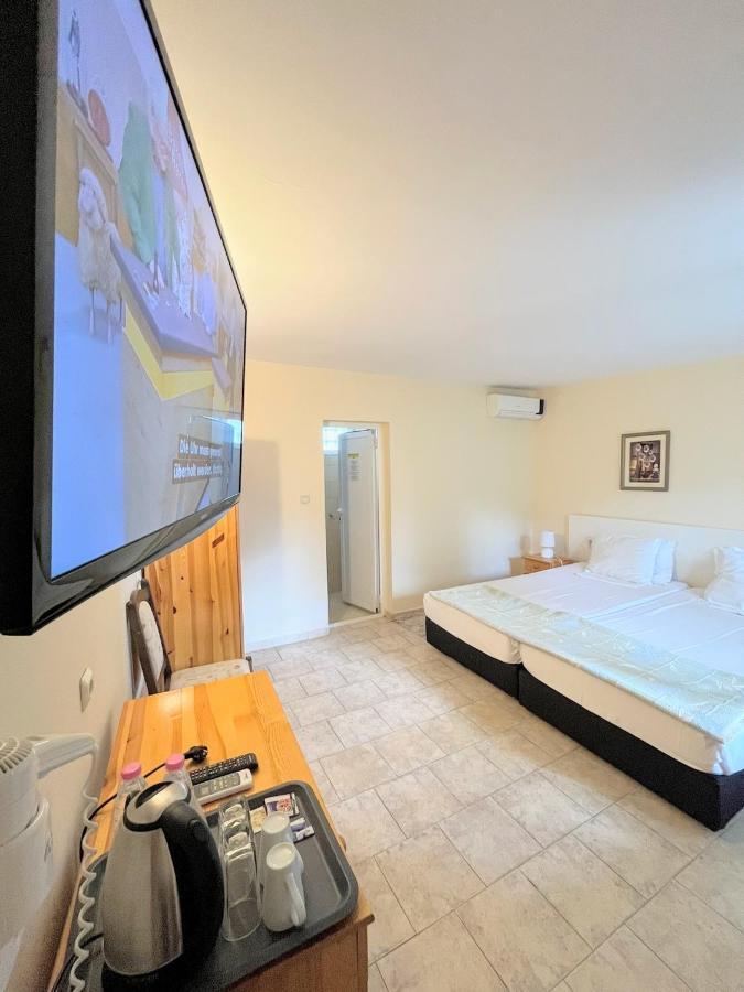 Lotus Family Hotel - Free Parking 써니비치 외부 사진