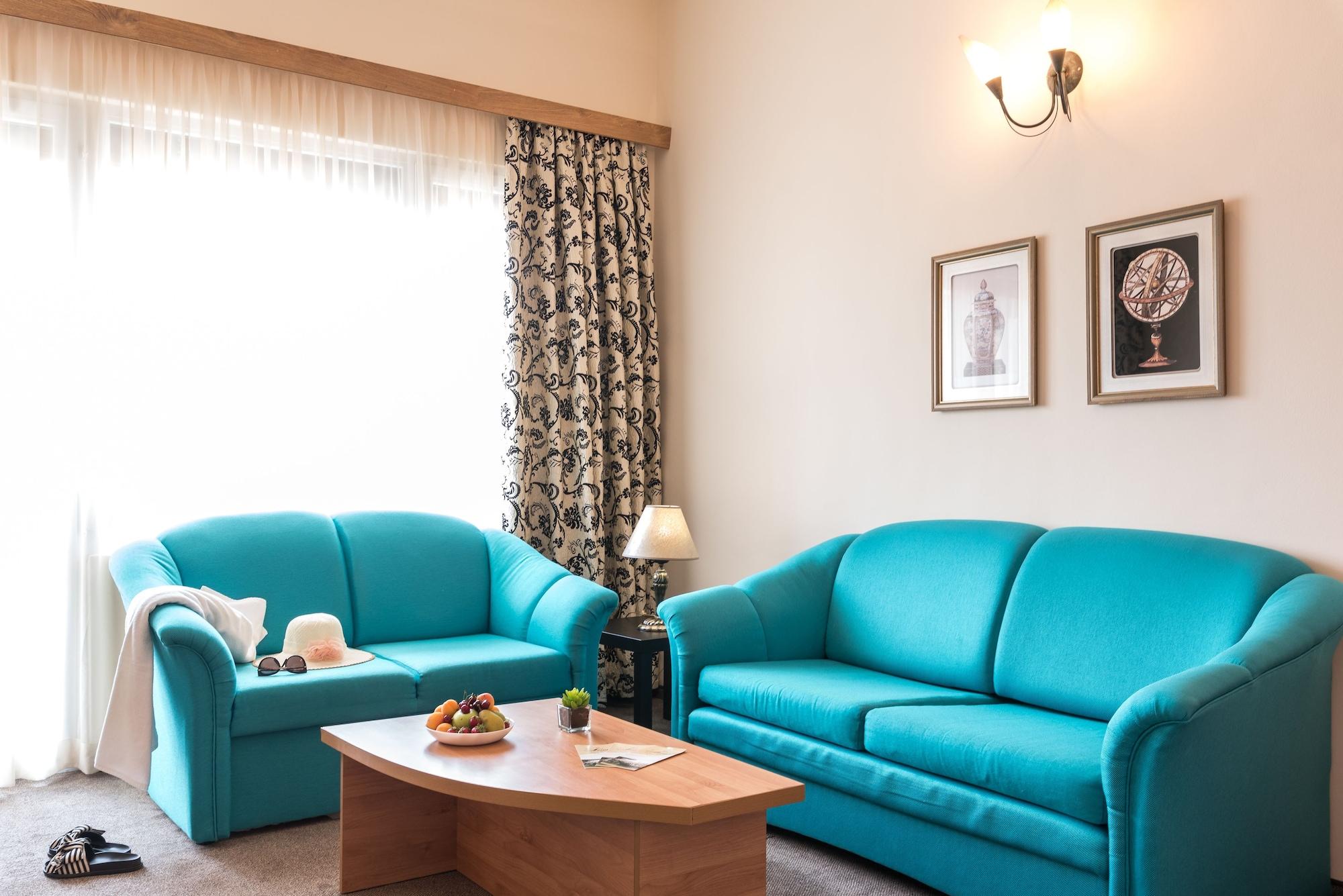 Lotus Family Hotel - Free Parking 써니비치 외부 사진