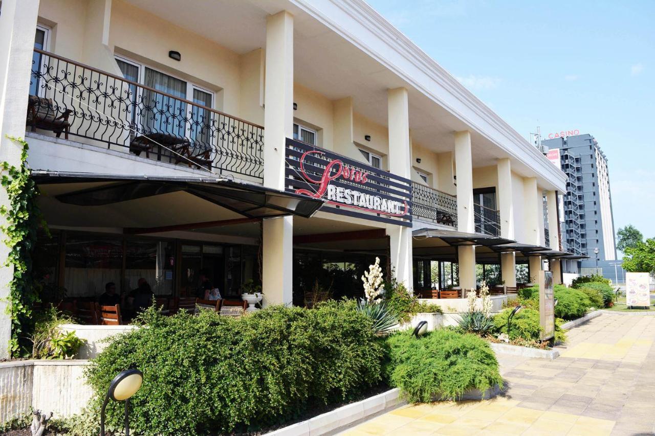 Lotus Family Hotel - Free Parking 써니비치 외부 사진